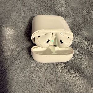 Apple AirPods 2nd Generation